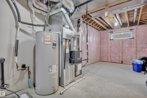 3323 Erlanger Bend, Edmonton, AB - Indoor Photo Showing Basement