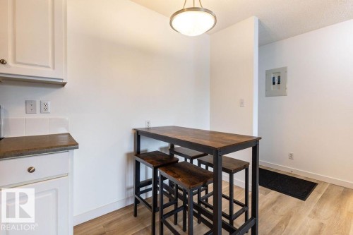 52 10208 113 Street, Edmonton, AB - Indoor Photo Showing Dining Room