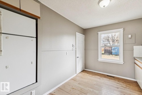 12127 107 Street, Edmonton, AB - Indoor