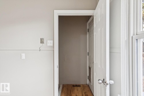 12127 107 Street, Edmonton, AB - Indoor