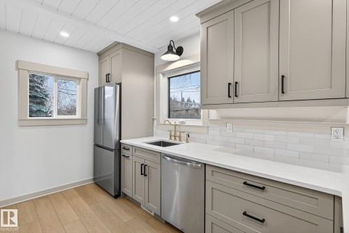 9653 83 Avenue, Edmonton, AB - Indoor Photo Showing Kitchen