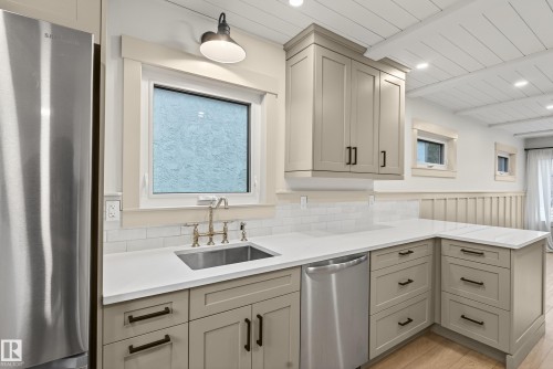 9653 83 Avenue, Edmonton, AB - Indoor Photo Showing Kitchen