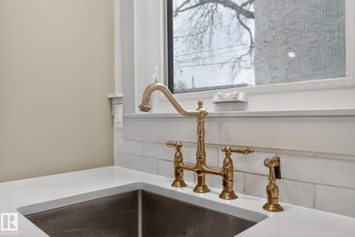 9653 83 Avenue, Edmonton, AB - Indoor Photo Showing Kitchen