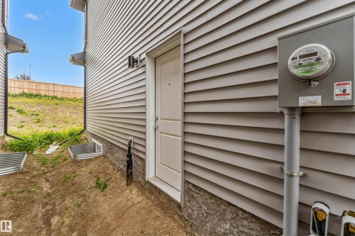 60 Hemingway Crescent, Spruce Grove, AB - Outdoor