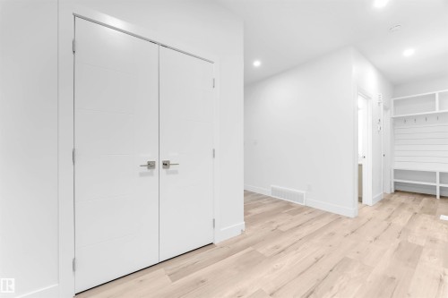 60 Hemingway Crescent, Spruce Grove, AB - Indoor Photo Showing Other Room