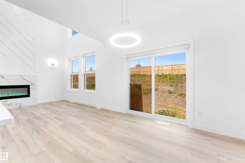 60 Hemingway Crescent, Spruce Grove, AB - Indoor With Fireplace