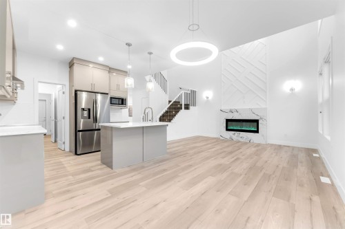 60 Hemingway Crescent, Spruce Grove, AB - Indoor Photo Showing Kitchen With Upgraded Kitchen