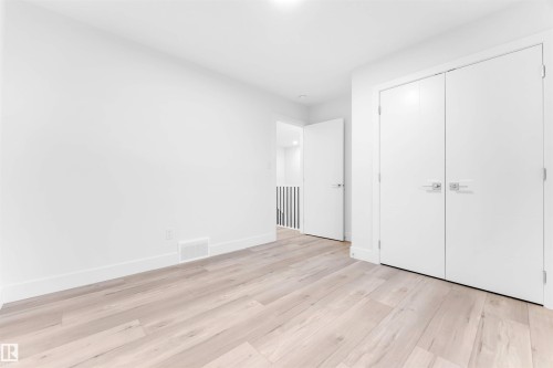 60 Hemingway Crescent, Spruce Grove, AB - Indoor Photo Showing Other Room