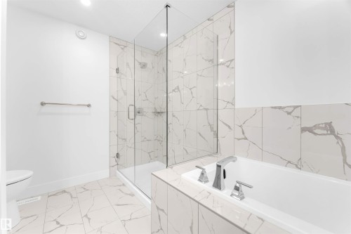 60 Hemingway Crescent, Spruce Grove, AB - Indoor Photo Showing Bathroom