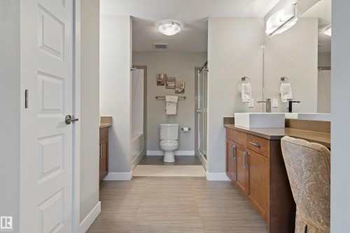 101 5151 Windermere Boulevard, Edmonton, AB - Indoor Photo Showing Bathroom