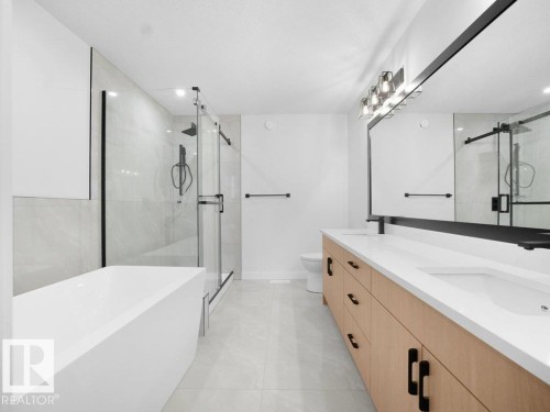 3326 Chickadee Dr, Edmonton, AB - Indoor Photo Showing Bathroom