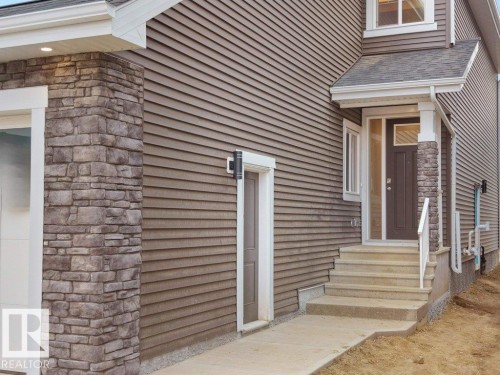 3326 Chickadee Dr, Edmonton, AB - Outdoor With Exterior