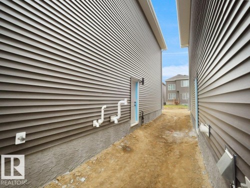 3326 Chickadee Dr, Edmonton, AB - Outdoor