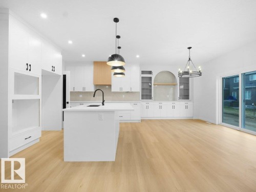 3326 Chickadee Dr, Edmonton, AB - Indoor Photo Showing Kitchen