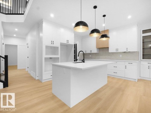 3326 Chickadee Dr, Edmonton, AB - Indoor Photo Showing Kitchen With Upgraded Kitchen