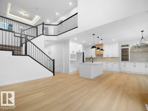 3326 Chickadee Dr, Edmonton, AB - Indoor