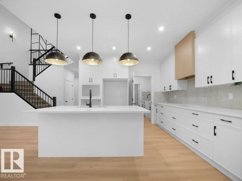 3326 Chickadee Dr, Edmonton, AB - Indoor Photo Showing Kitchen With Upgraded Kitchen