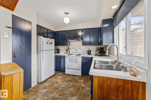11960 145 Avenue, Edmonton, AB - Indoor Photo Showing Kitchen With Double Sink