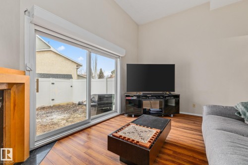 11960 145 Avenue, Edmonton, AB - Indoor Photo Showing Living Room