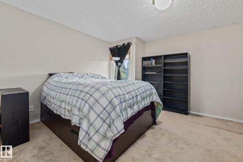 11960 145 Avenue, Edmonton, AB - Indoor Photo Showing Bedroom