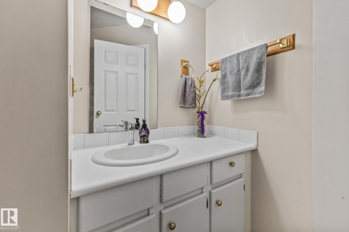 11960 145 Avenue, Edmonton, AB - Indoor Photo Showing Bathroom