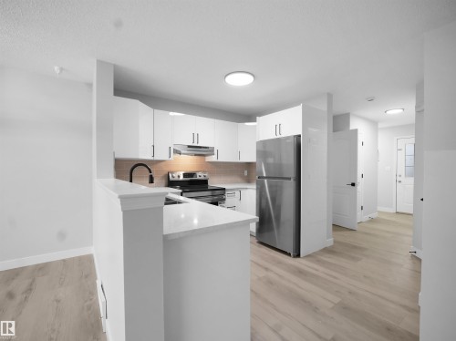 26 16933 115 Street, Edmonton, AB - Indoor Photo Showing Kitchen