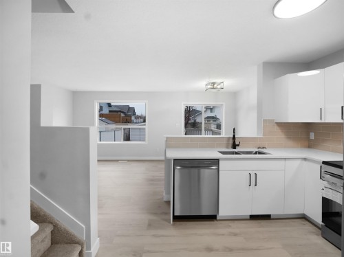 26 16933 115 Street, Edmonton, AB - Indoor Photo Showing Kitchen With Double Sink