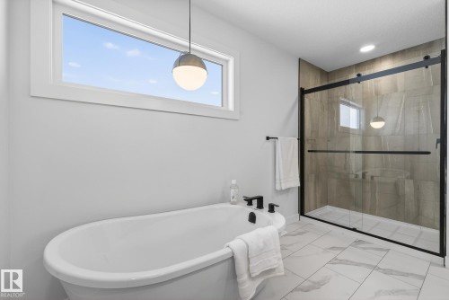 28 Eldridge Point(E), St. Albert, AB - Indoor Photo Showing Bathroom