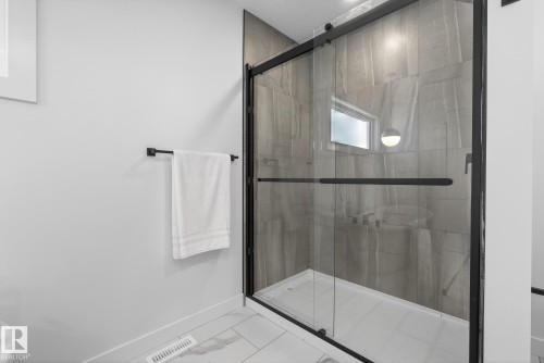 28 Eldridge Point(E), St. Albert, AB - Indoor Photo Showing Bathroom