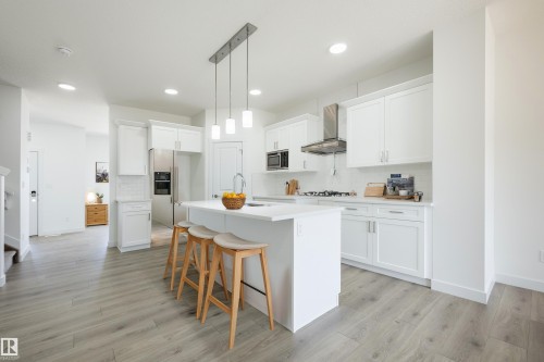 67 Covell Common, Spruce Grove, AB - Indoor Photo Showing Kitchen With Upgraded Kitchen