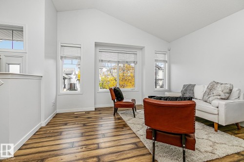 7822 Schmid Place, Edmonton, AB - Indoor Photo Showing Living Room