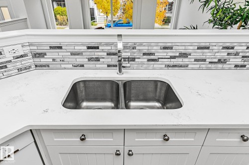 7822 Schmid Place, Edmonton, AB - Indoor Photo Showing Laundry Room