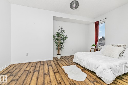 7822 Schmid Place, Edmonton, AB - Indoor Photo Showing Bedroom