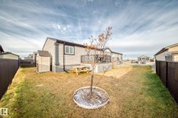 Wooden terrace with a residential view - 