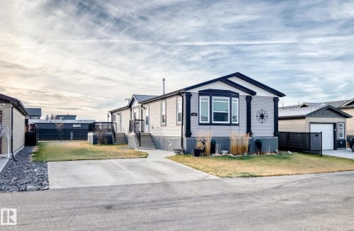 115 Hawthorn Drive  Morinville, AB T8R 2P7