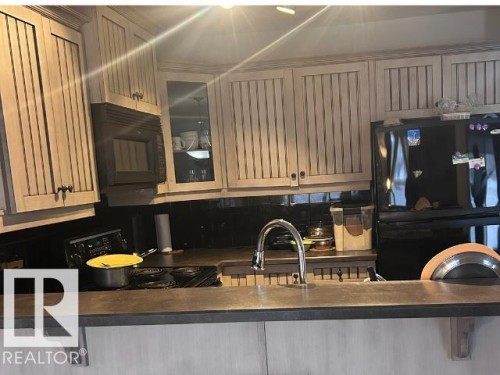 1 230 Edwards Drive Sw, Edmonton, AB - Indoor Photo Showing Kitchen