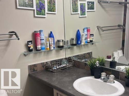 1 230 Edwards Drive Sw, Edmonton, AB - Indoor Photo Showing Bathroom