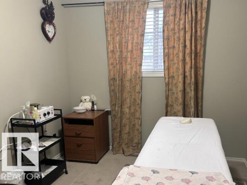 1 230 Edwards Drive Sw, Edmonton, AB - Indoor Photo Showing Bedroom