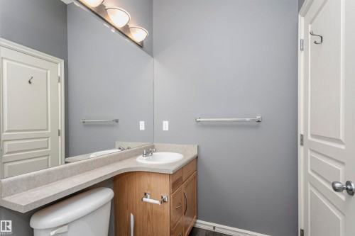 125 Rue Masson, Beaumont, AB - Indoor Photo Showing Bathroom