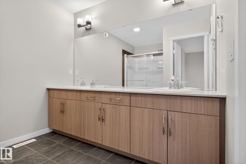 3319 8 Street, Edmonton, AB - Indoor Photo Showing Bathroom