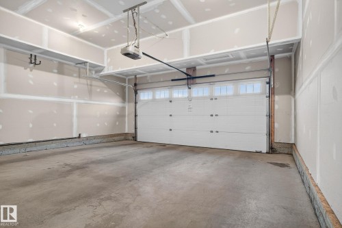 3319 8 Street, Edmonton, AB - Indoor Photo Showing Garage