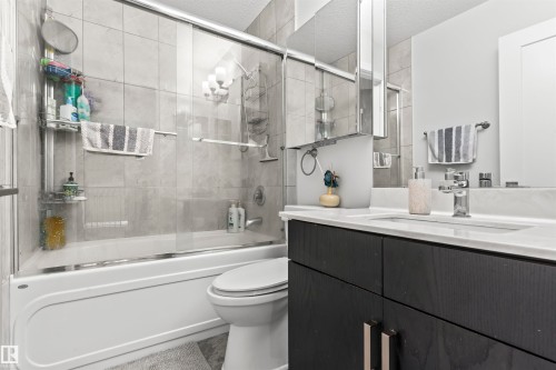 3747 30 Street, Edmonton, AB - Indoor Photo Showing Bathroom