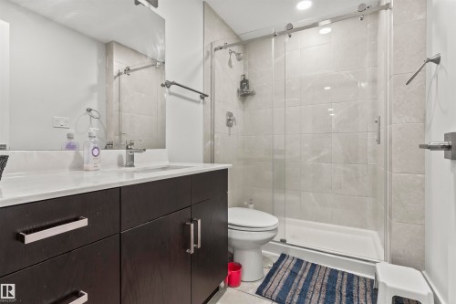 3747 30 Street, Edmonton, AB - Indoor Photo Showing Bathroom