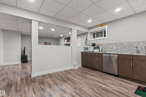 3747 30 Street, Edmonton, AB - Indoor