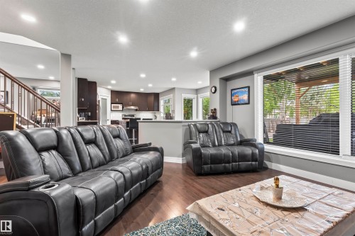 3747 30 Street, Edmonton, AB - Indoor Photo Showing Living Room
