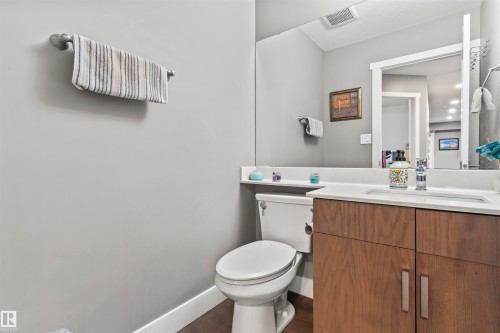3747 30 Street, Edmonton, AB - Indoor Photo Showing Bathroom