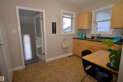 9239 92 Street, Edmonton, AB - Indoor Photo Showing Kitchen