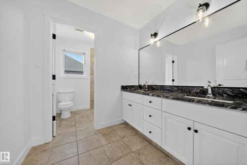 10916 175 Avenue, Edmonton, AB - Indoor Photo Showing Bathroom