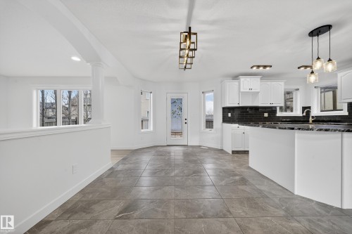 10916 175 Avenue, Edmonton, AB - Indoor Photo Showing Kitchen With Double Sink