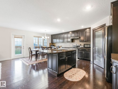 2651 Anderson Crescent, Edmonton, AB - Indoor Photo Showing Kitchen With Stainless Steel Kitchen With Upgraded Kitchen
